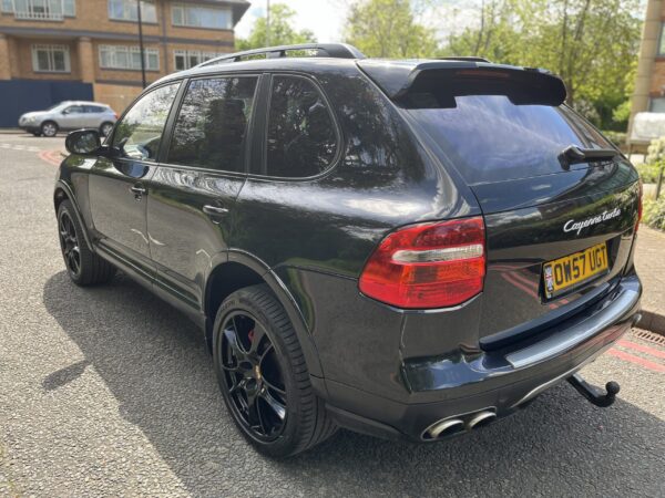 PORSCHE CAYENNE 4.8 TURBO 5DR TIPTRONIC S - Image 4
