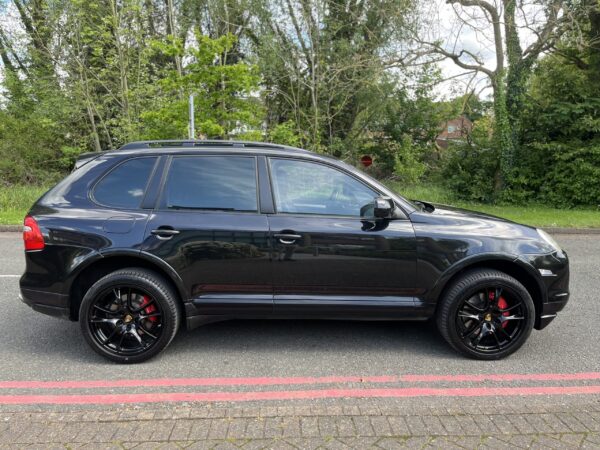 PORSCHE CAYENNE 4.8 TURBO 5DR TIPTRONIC S - Image 8