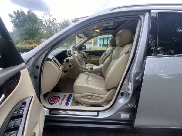 2016 INFINITI QX50 3.7 LUXURY 4×4 - Image 11