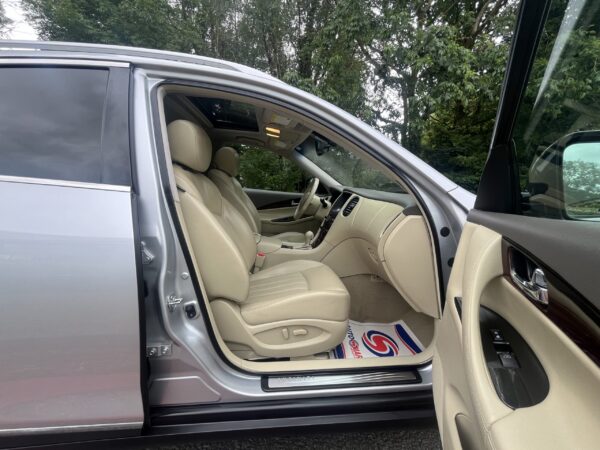 2016 INFINITI QX50 3.7 LUXURY 4×4 - Image 12