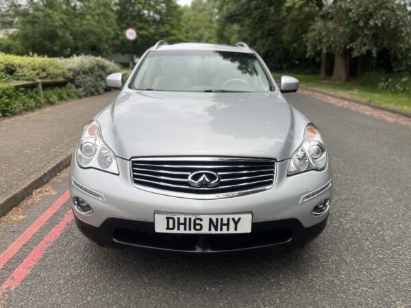 2016 INFINITI QX50 3.7 LUXURY 4×4 - Image 2
